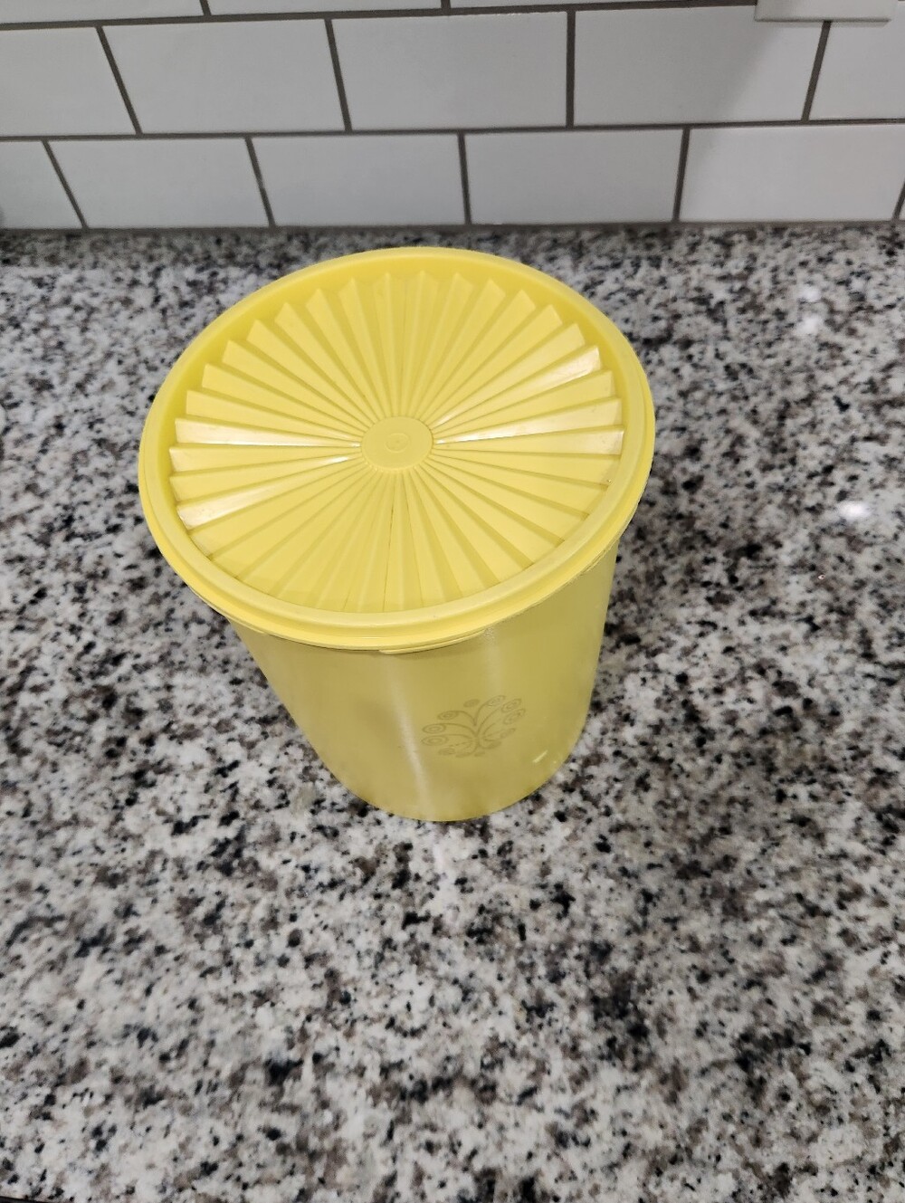 Vintage Tupperware Tall Yellow Canister - Picture 5 of 8